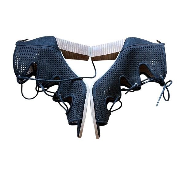 Report Lace Up Block Heels Peep‎ Toe Black Perforated Zip Back Whimsigoth 8.5 - Picture 2 of 9